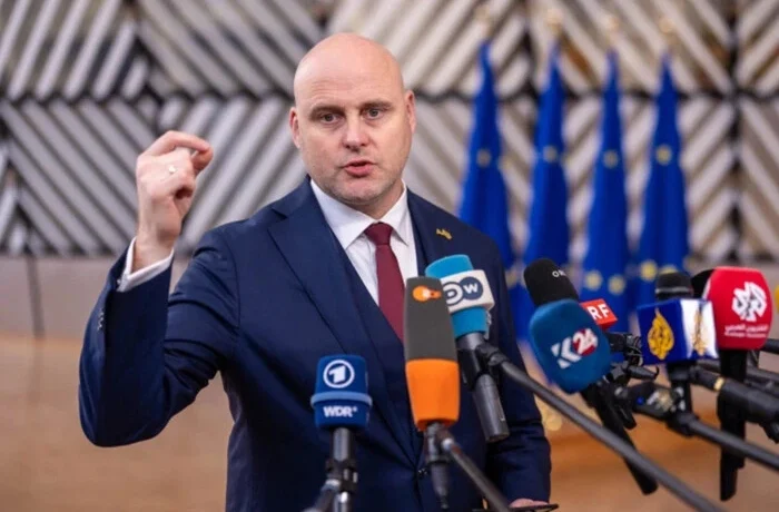 Прем’єр Латвії пояснив європейцям, як відмова від одного пива на рік допоможе Україні