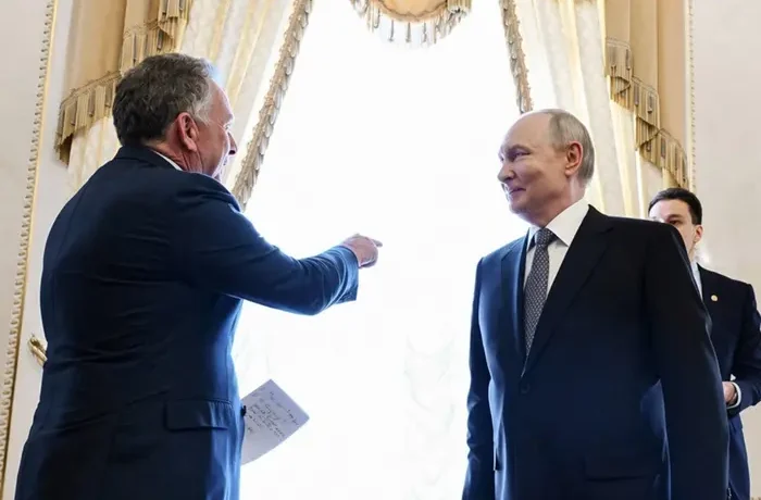 З’явилися фото нотаток Віткоффа під час зустрічі з Путіним