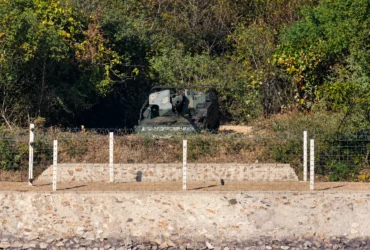 КНДР виставила гаубиці біля кордону з Південною Кореєю: журналісти помітили незвичайну деталь