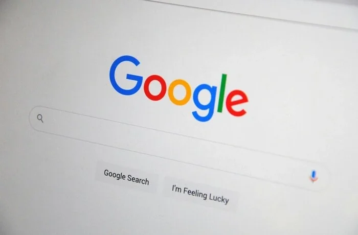 Заплатити копійки і забрати трафік: Google заганяє невеликі видання у пастку
