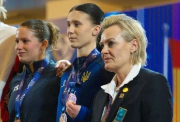 Українська важкоатлетка була змушена стояти на п’єдесталі під час виконання гімну Білорусі: деталі скандалу