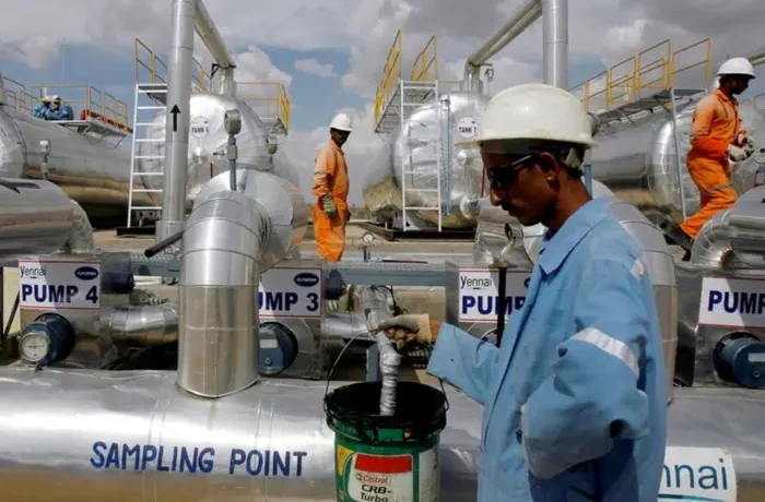 Індія різко скоротила закупівлі російської нафти – Bloomberg