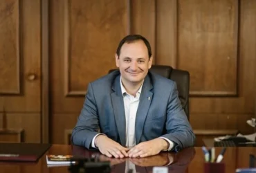 Мер Франківська пропонує незвичні бонуси жінкам, які погодяться сісти за кермо автобуса