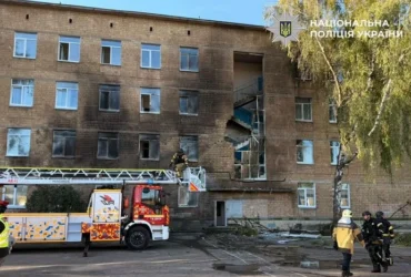 Удар дрона по школі у Києві: з’явилася інформація про стан дітей та руйнування