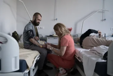 В Україні медики випробовують новий підхід до лікування поранених – NYT