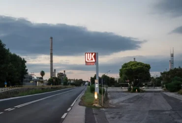Переговори США та Росії щодо України включають масштабну нафтову угоду – NYT