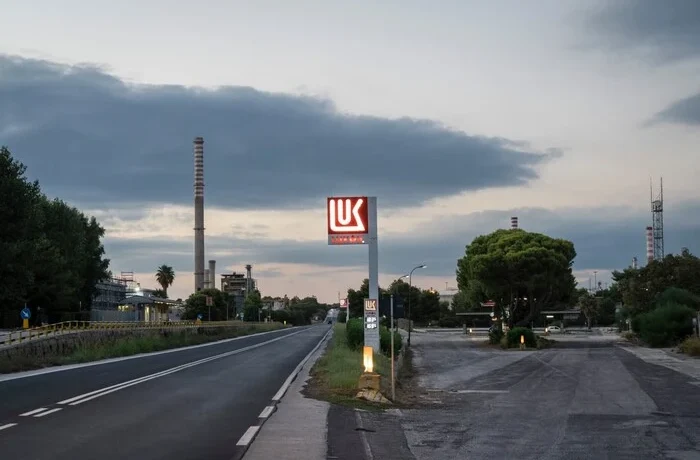 Переговори США та Росії щодо України включають масштабну нафтову угоду – NYT