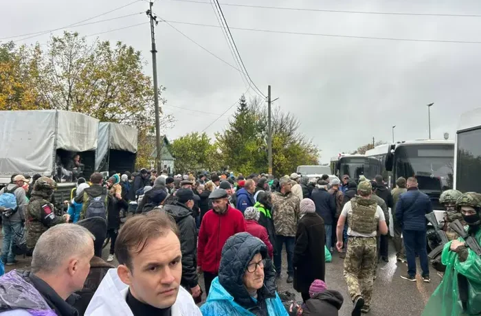 З окупованих Олешок евакуюють жителів: оприлюднено перші кадри