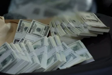 Пів мільйона доларів за «вирішення питань»: у Києві викрито псевдопрацівника НАБУ