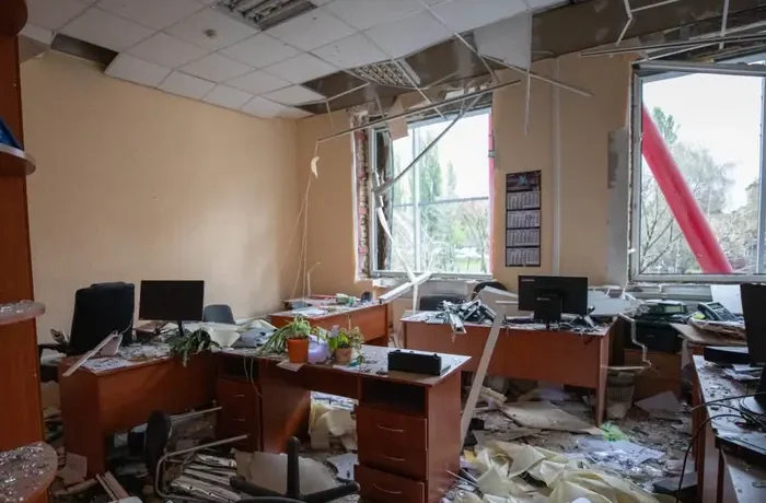 У Києві внаслідок обстрілу пошкоджено будівлю Рахункової палати