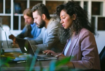 Компанії різко збільшили попит на фахівців із безпеки ШІ – LinkedIn