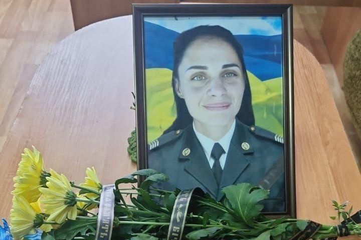 Траурний портрет захисниці