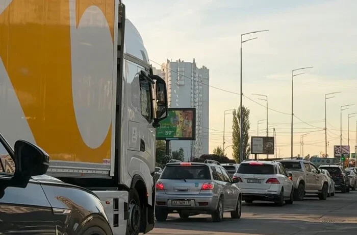 Народна депутатка виїхала на Південний міст і потрапила у пастку