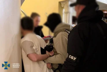 Відстрочка за $25 тис.: СБУ затримала високопосадовця Держмитслужби