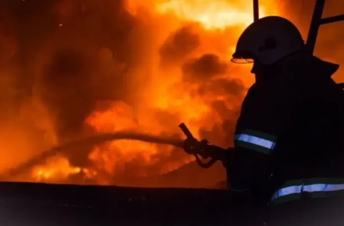Росія атакувала підприємство на Київщині: є загиблий і шестеро поранених