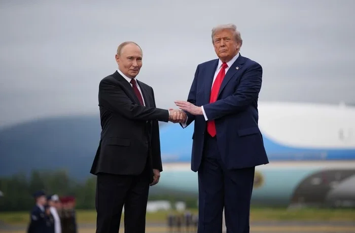 «Росія – велика машина, яка сунеться вперед»: Трамп закликав Україну укласти угоду