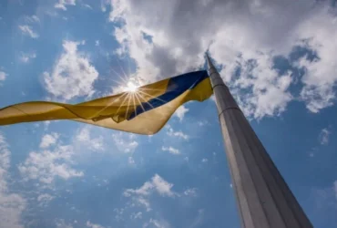 У Києві тимчасово приспущено головний прапор України: яка причина
