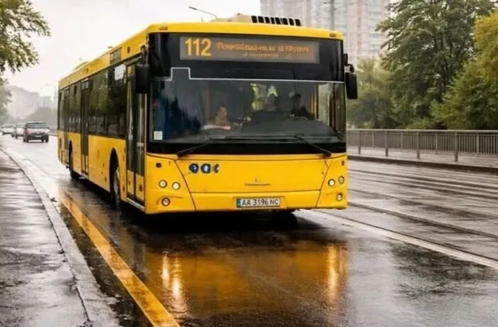 Низка столичних автобусів і один тролейбус 31 жовтня – 1 листопада курсуватимуть зі змінами: перелік