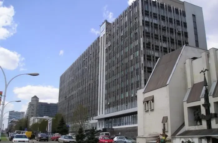 Дрони атакували будівлю колишнього «Укртелекому» в Луганську