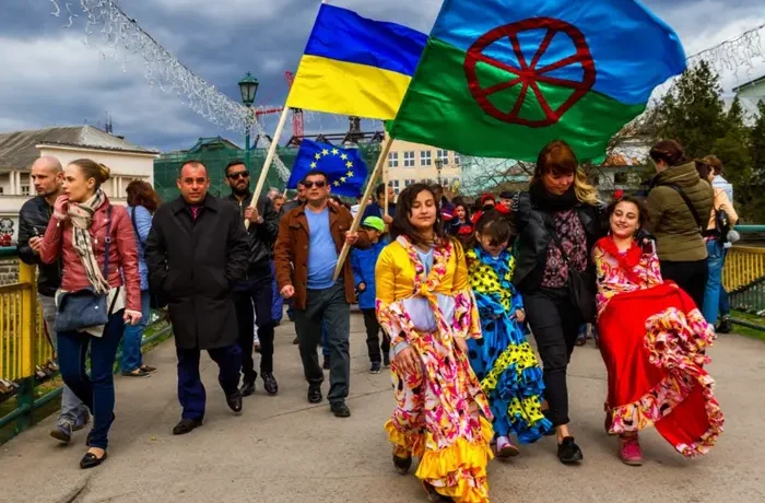 Між табором, Європою та фронтом. Як війна змінила життя закарпатських ромів