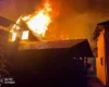 Нічна пожежа у Голосіївському районі: палав триповерховий будинок, є постраждалий (фото)