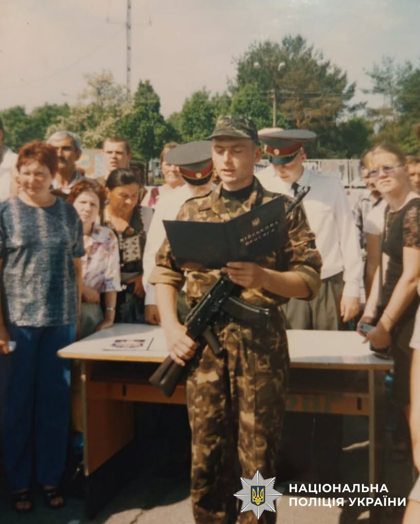 Сергій Мовчун під час складання присяги на вірність Україні