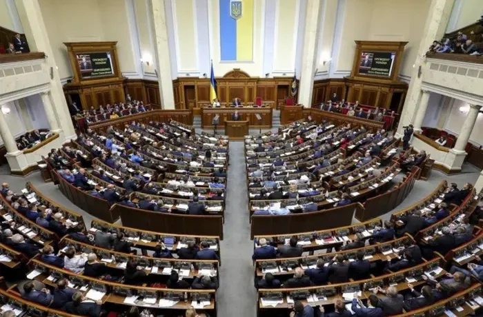 Рада провалила голосування за роботу парламенту під час жовтої тривоги