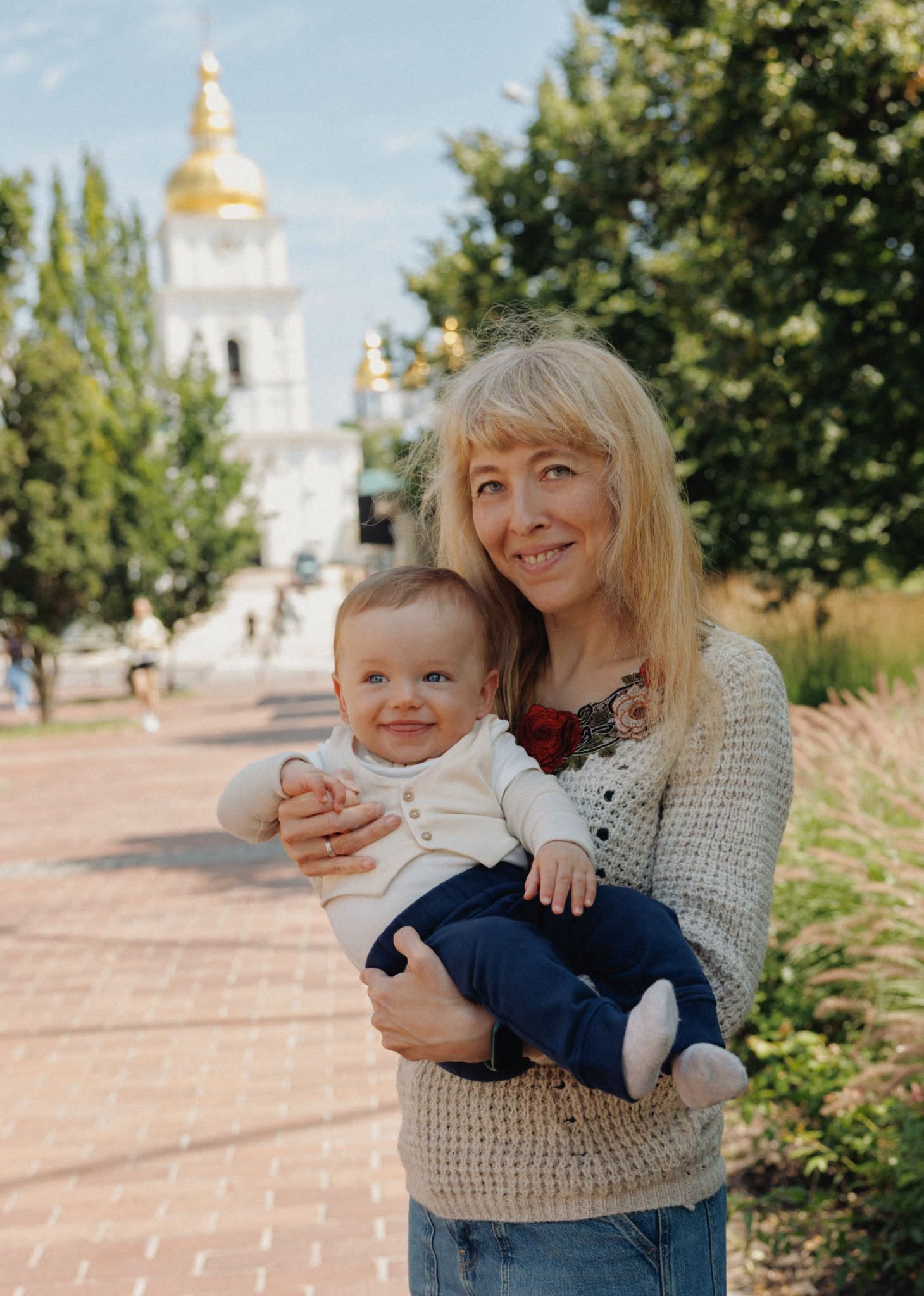 Олена Білозерська має однорічного сина