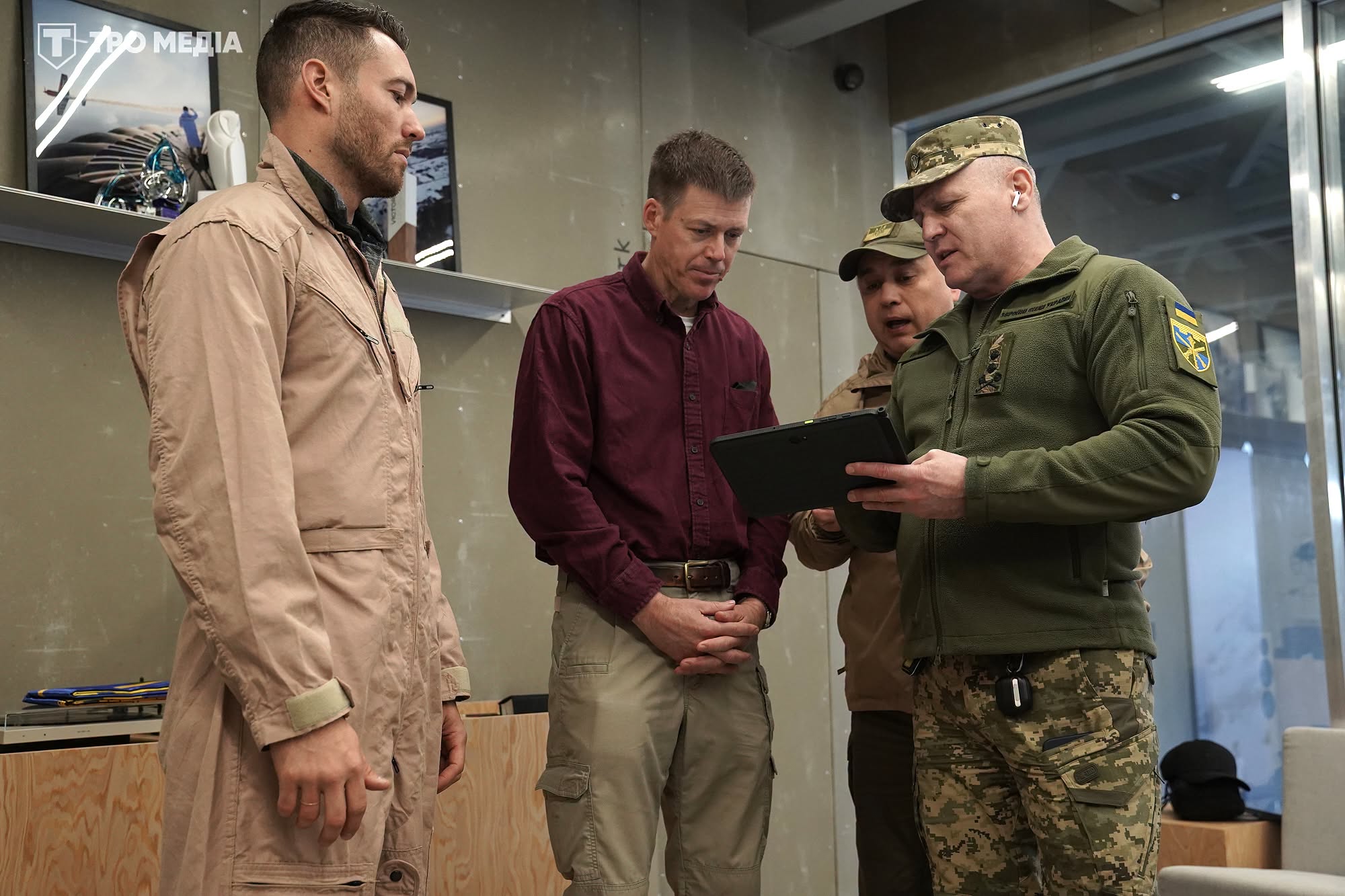 Американський генерал відвідав український підрозділ, який знищує новітні дрони РФ фото 1