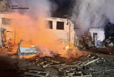 Атака на Івано-Франківськ: рятувальники ліквідували пожежі, є загиблий