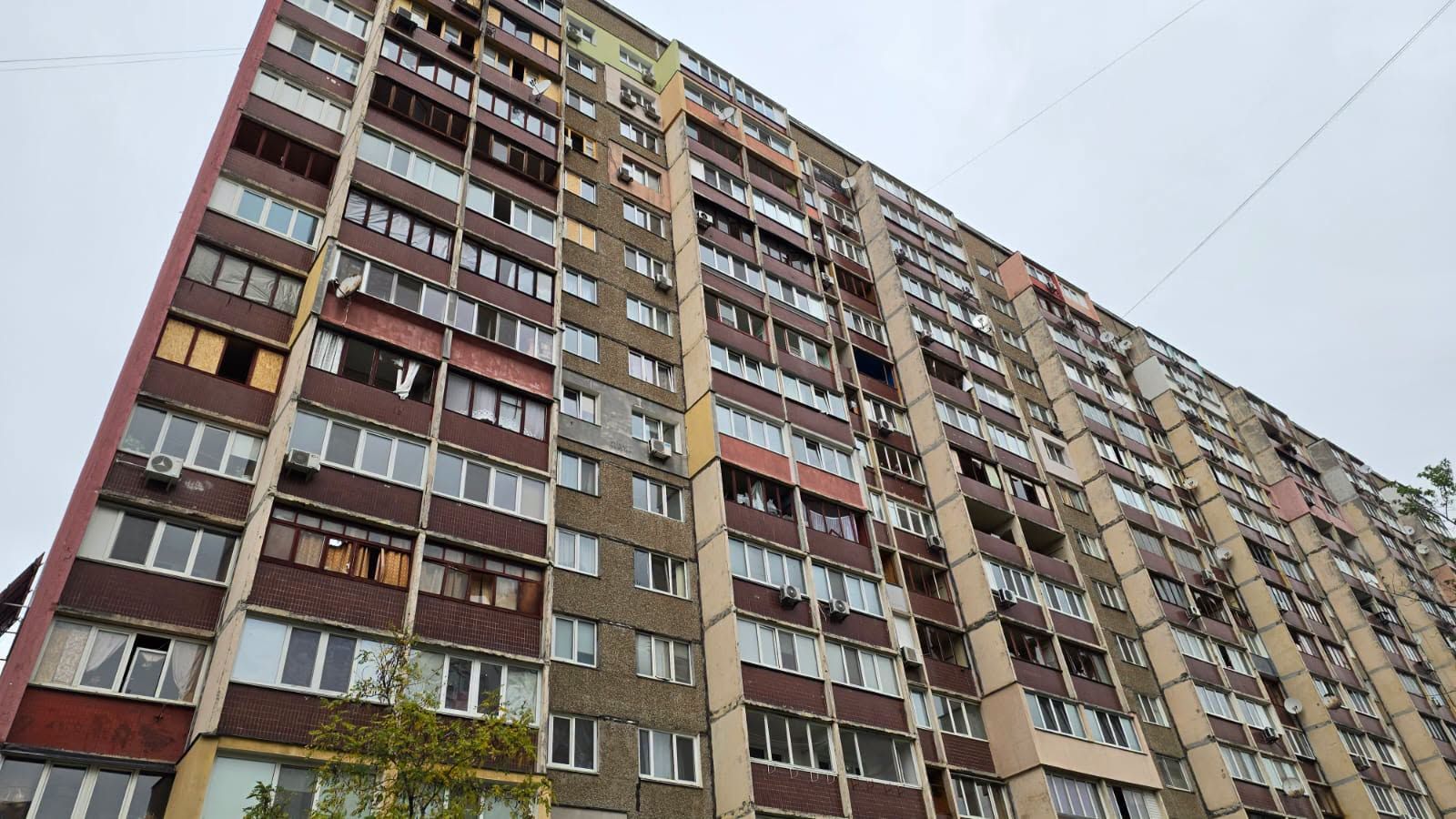 Після дронової атаки зафіксовано пошкодження вікон у трьох житлових будинках