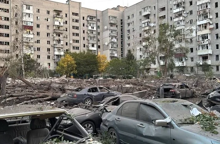 Полтавська ОВА показала руйнування після атаки на Кременчук (фото, відео)