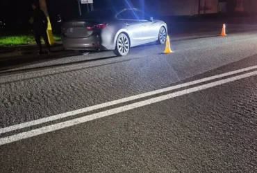 У Нових Петрівцях водій Mazda збив чоловіка на пішохідному переході