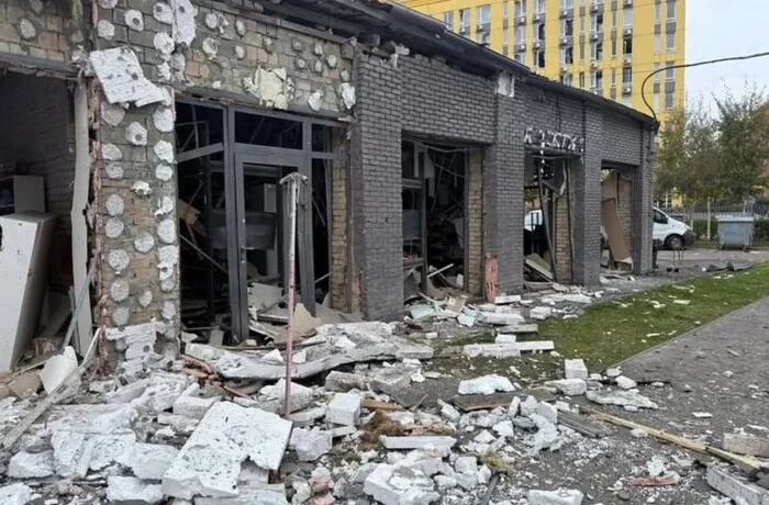 Окупанти знищили магазин Rozetka біля ЖК «Комфорт Таун» у Києві