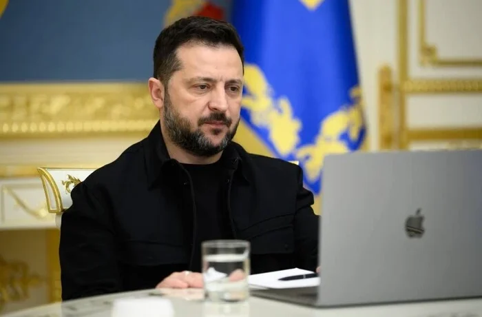 Україна відмовилася від ударів по НПЗ Росії? Зеленський зробив заяву