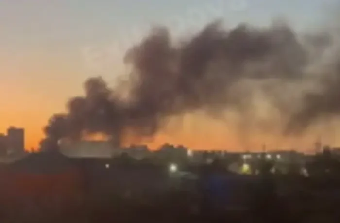 У Воронежі спалахнули пожежі після атаки дронів (відео)