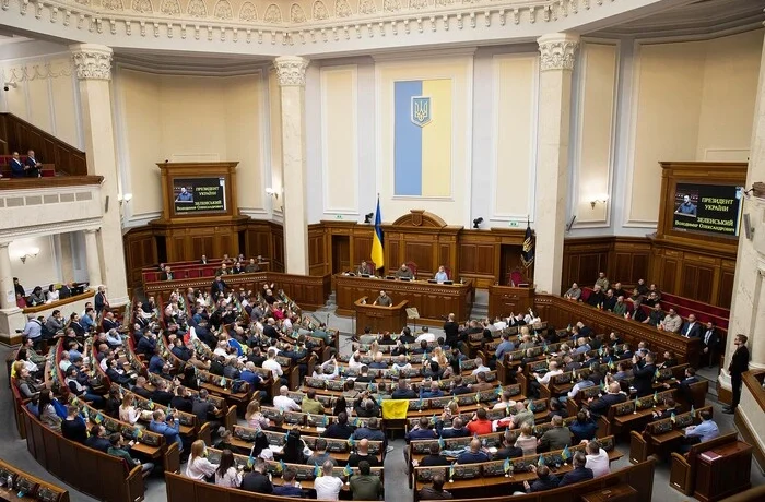 Феномен воєнних партій. Яким може бути наступний склад парламенту