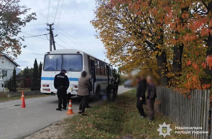Трагедія на Прикарпатті: водій автобуса на смерть переїхав 4-річну дитину