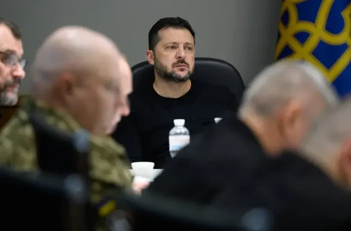 Зеленський провів Ставку: визначено завдання щодо РЕБ і далекобійних дронів