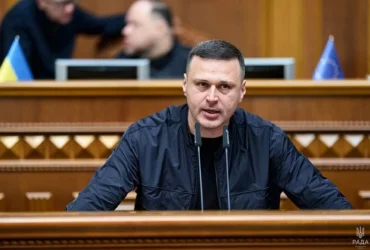 Багатодітний нардеп розлучається: деталі скандальної справи