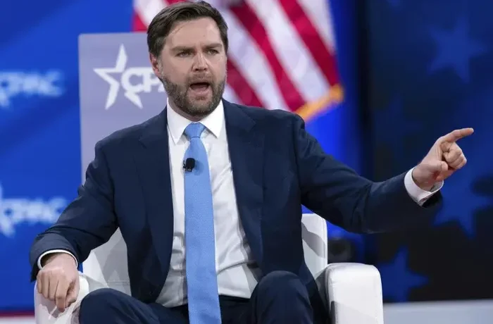 Віцепрезидент США закликав Україну припинити удари по енергетиці РФ