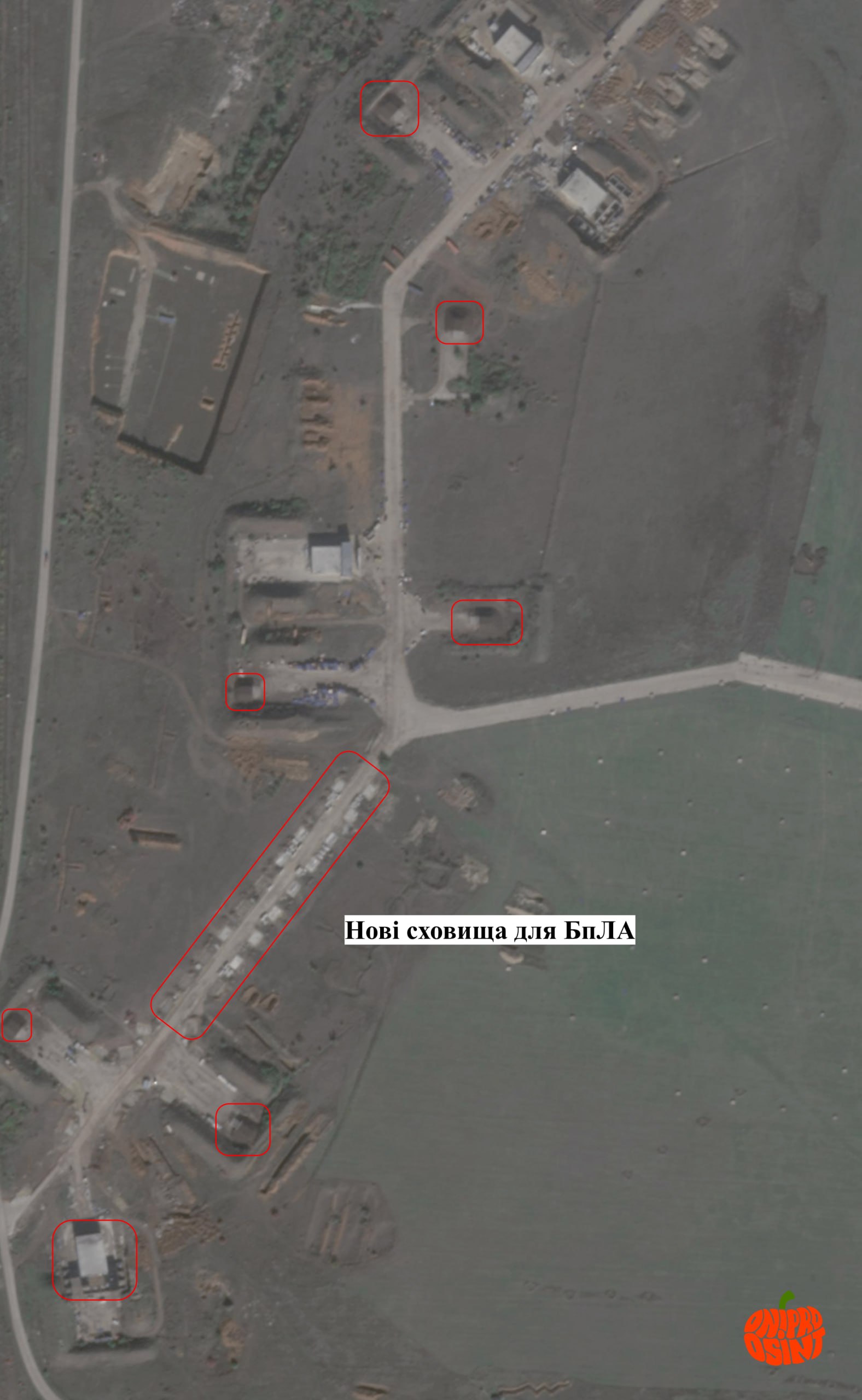 Окупанти розширили базу для запуску дронів у Криму: що показали знімки  фото 1