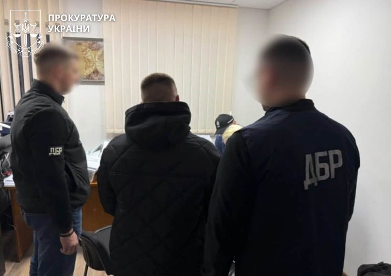 На Прикарпатті митник збив пішохода та втік: посадовця звільняють фото 1
