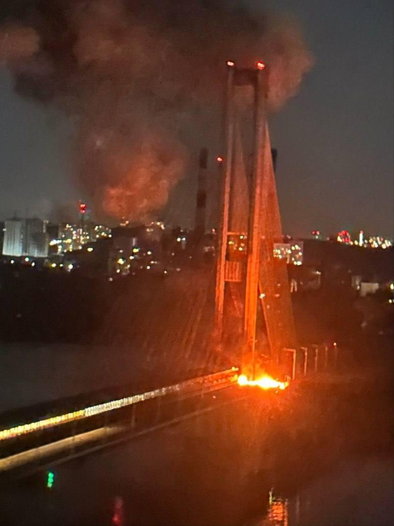 Під час другої атаки на міст за добу було пошкоджено мостову опору