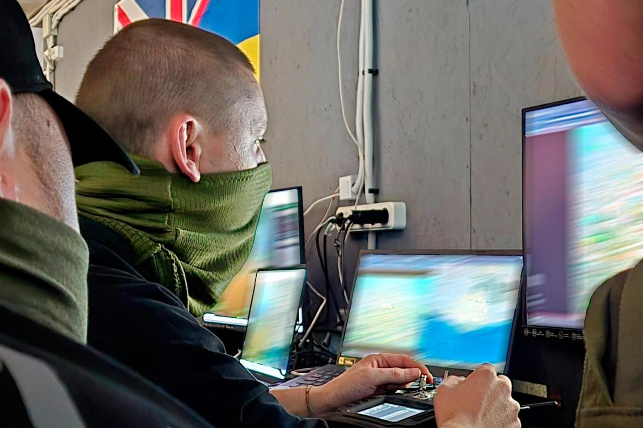 Гуманітарна криза в Олешках: дрони доправили допомогу для родин із дітьми фото 2