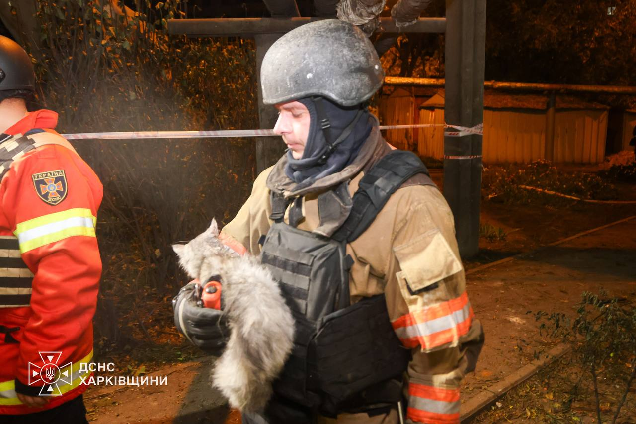 Масована атака на Харків: загинула людина, є понад 10 постраждалих фото 4