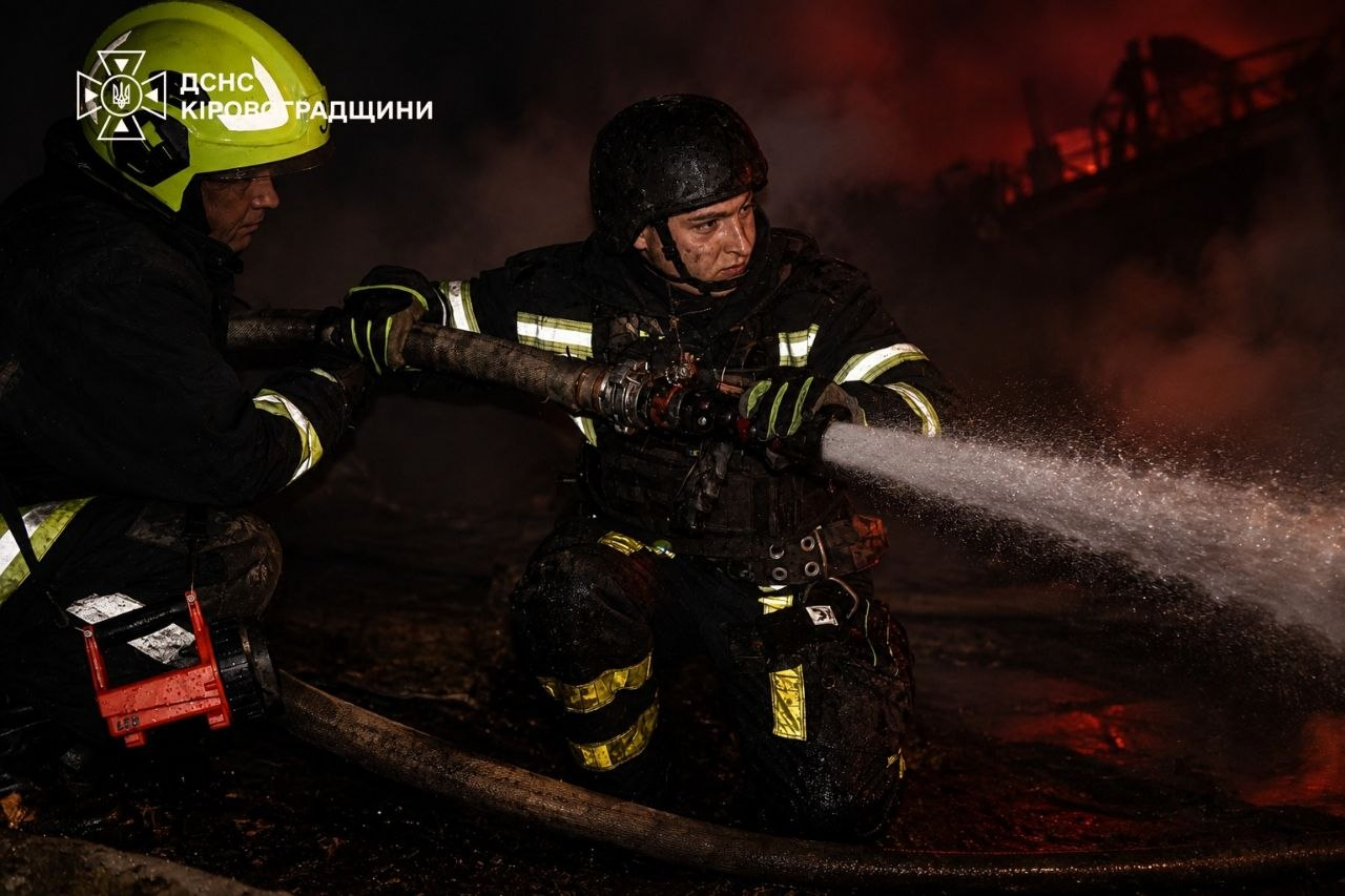 Кіровоградщина понад 10 год. перебувала під масованою атакою БпЛА: фото наслідків фото 4
