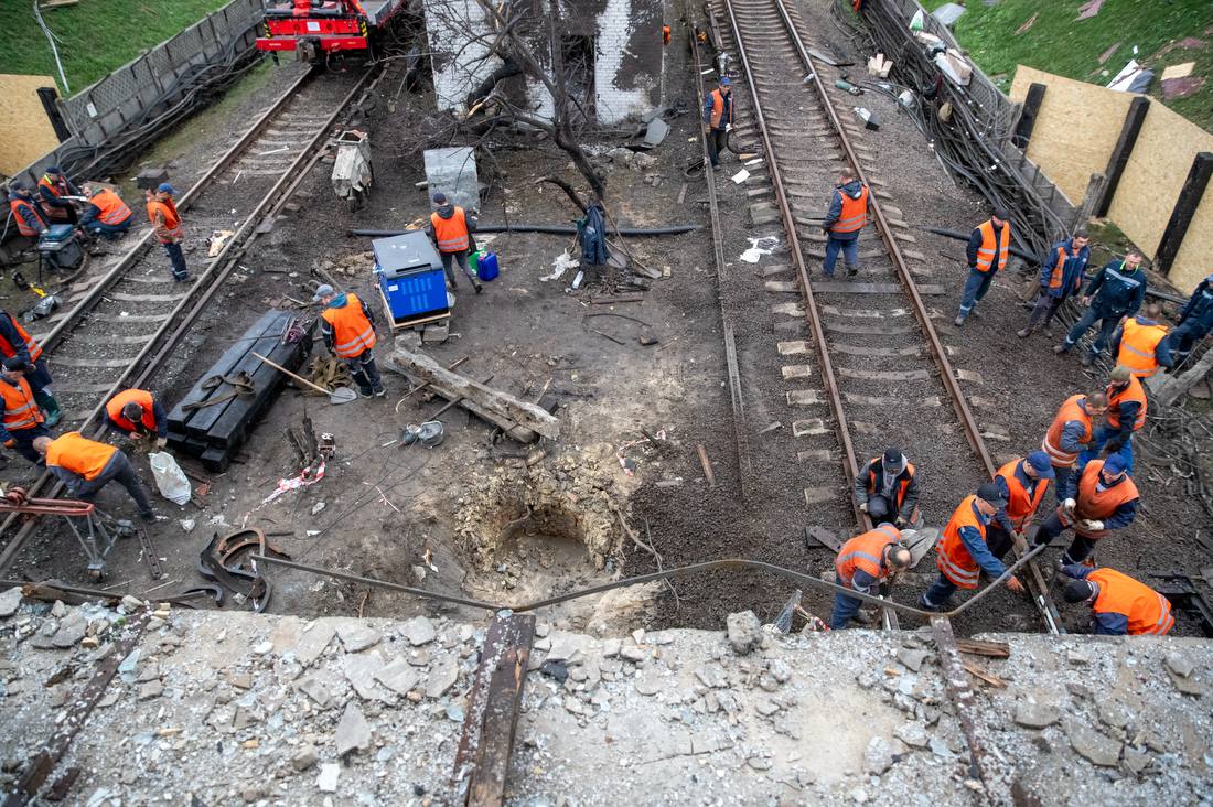 Відновлення станції метро «Чернігівська» після атаки російських терористів
