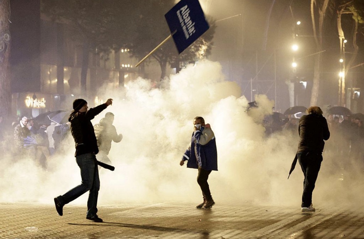 Європу охопили протести: що відбувалося цього тижня фото 2