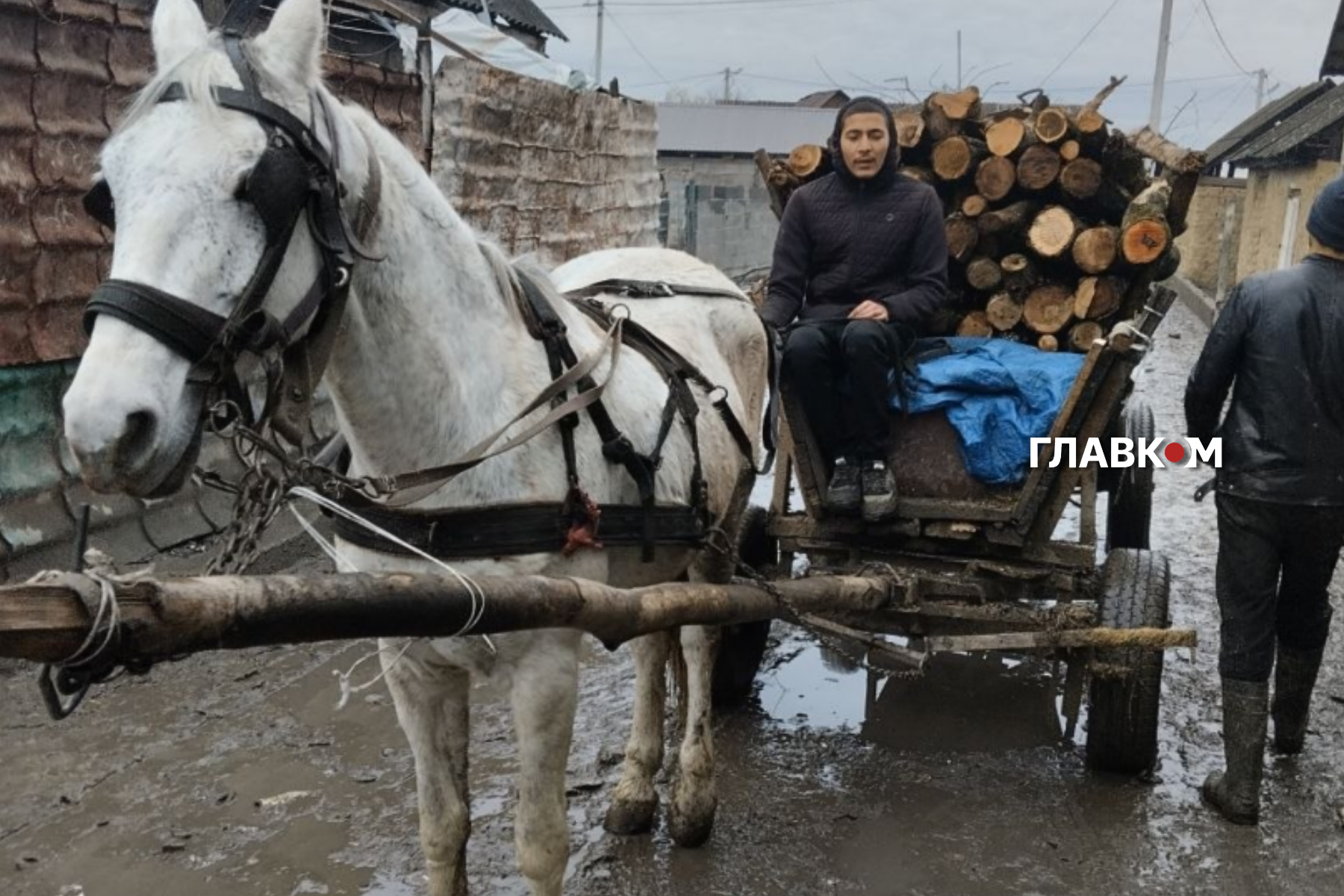 Незаасфальтовані вулиці Окремого хутору. Тут не місце для автомобільного транспорту